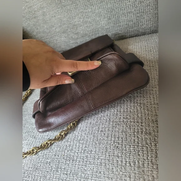 Kenneth Cole New York Leather Crossbody With Metal Chain - Picture 8 of 12